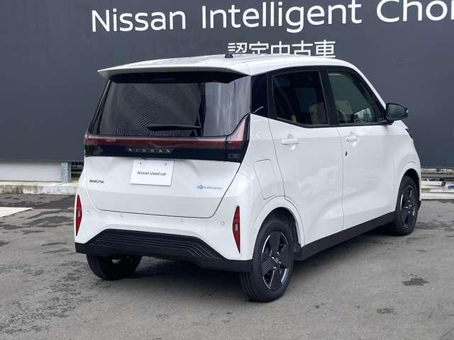 サクラ Ｘ　９インチナビ・試乗車ＵＰ・充電ケーブル有　運転席エアバック　ＡＡＣ　ＬＥＤヘッドランプ　スマートキー　レーンアシスト　禁煙車　キーレスエントリー　ワンオーナー　バックモニター　パワーステアリング　アルミホイール　ＡＢＳ　ワンセグ　メモリーナビ（2枚目）