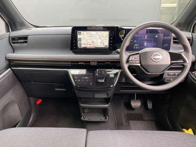 サクラ Ｘ　９インチナビ・試乗車ＵＰ・充電ケーブル有　運転席エアバック　ＡＡＣ　ＬＥＤヘッドランプ　スマートキー　レーンアシスト　禁煙車　キーレスエントリー　ワンオーナー　バックモニター　パワーステアリング　アルミホイール　ＡＢＳ　ワンセグ　メモリーナビ（3枚目）