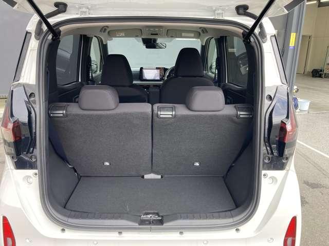 サクラ Ｘ　９インチナビ・試乗車ＵＰ・充電ケーブル有　運転席エアバック　ＡＡＣ　ＬＥＤヘッドランプ　スマートキー　レーンアシスト　禁煙車　キーレスエントリー　ワンオーナー　バックモニター　パワーステアリング　アルミホイール　ＡＢＳ　ワンセグ　メモリーナビ（16枚目）