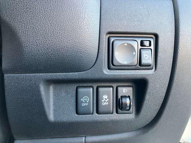 マーチ １．２　ＮＩＳＭＯ　Ｗエアバッグ　定期点検記録簿　アイスト　ナビＴＶ　ワンオ－ナ－車　スマートキ　オートエアコン　メモリナビ　キーフリー　パワーウィンドウ　エアバック　ＡＢＳ　ワンセグ　パワステ　セキュリティー（11枚目）