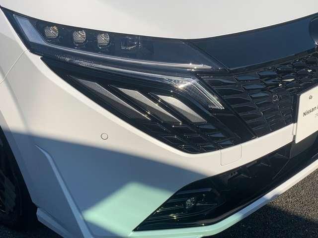 オーラ 1.2 G レザーエディション 衝突被害軽減ブレーキ ワンオーナ 追突防止 車線逸脱警報装置 禁煙車 LED 盗難防止 記録簿 バックモニター インテリジェントキー メモリーナビゲーション AW キーレスエントリー オートエアコン 展示試乗車UP ABS(2枚目)