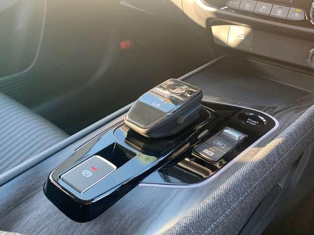 オーラ 1.2 G レザーエディション 衝突被害軽減ブレーキ ワンオーナ 追突防止 車線逸脱警報装置 禁煙車 LED 盗難防止 記録簿 バックモニター インテリジェントキー メモリーナビゲーション AW キーレスエントリー オートエアコン 展示試乗車UP ABS(12枚目)