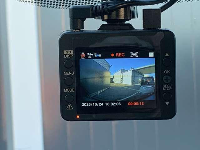 エクストレイル １．５　Ｘ　ｅ－４ＯＲＣＥ　４ＷＤ　衝突被害軽減ブレーキ　エマブレ　レーンキープアシスト　アダプティブクルーズコントロール　バックモニター　ＬＥＤヘッドライト　ドラレコ　インテリジェントキー　ＥＴＣ　４ＷＤ　記録簿　寒冷地仕様　キーレスエントリー　ＡＡＣ（9枚目）