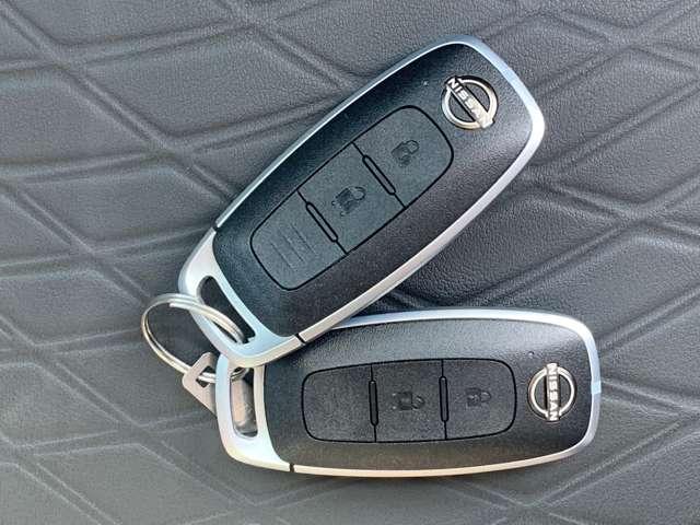 インテリジェントキー付車、バックからキーを取り出す事無く　ロックの開閉、エンジンの始動が可能　とても便利です