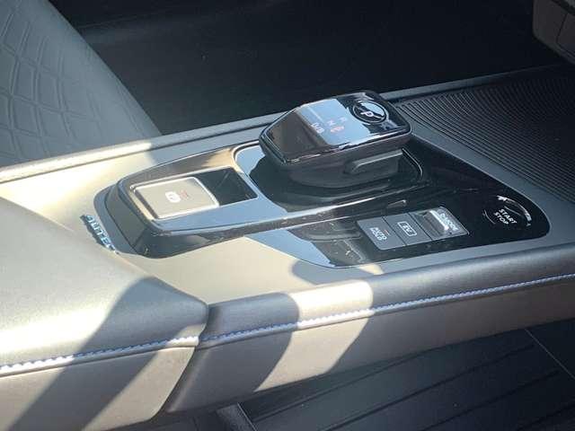 ｅ-ＰＯＷＥＲならではのシフトレバーで、バックやドライブなどの切り替えがラクラクです！