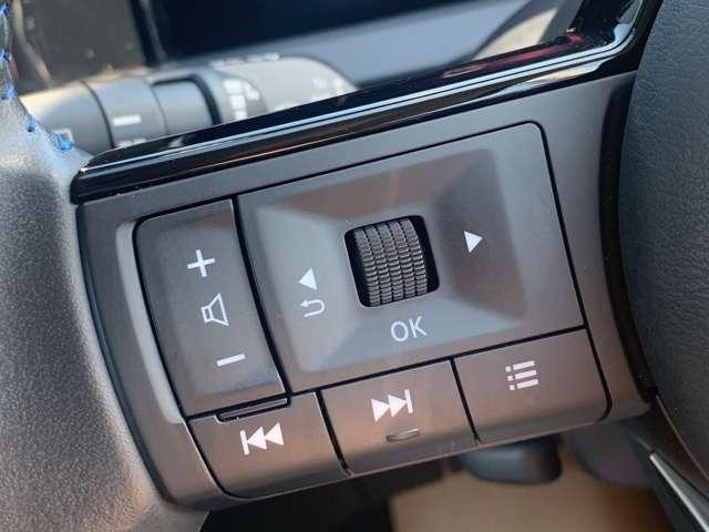 ハンドル操作部　オーディオコントロールスイッチで手元でボリューム調整などが操作できます