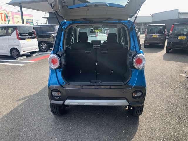 ４名乗車時のラゲッジルーム。