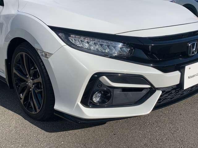 シビック １．５　衝突被害軽減ブレーキ　追突軽減ブレーキ　盗難防止装置　車線逸脱警報　アルミ　Ｂモニター　整備記録簿　ワンセグ　ＡＡＣ　ナビ・ＴＶ　サイドカーテンエアバック　オートクルーズ　パワーウインドウ　エアバッグ　メモリーナビ　ＡＢＳ（3枚目）
