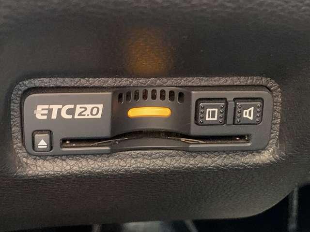 シビック １．５　衝突被害軽減ブレーキ　追突軽減ブレーキ　盗難防止装置　車線逸脱警報　アルミ　Ｂモニター　整備記録簿　ワンセグ　ＡＡＣ　ナビ・ＴＶ　サイドカーテンエアバック　オートクルーズ　パワーウインドウ　エアバッグ　メモリーナビ　ＡＢＳ（7枚目）