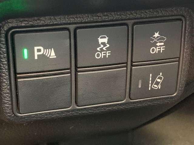 シビック １．５　衝突被害軽減ブレーキ　追突軽減ブレーキ　盗難防止装置　車線逸脱警報　アルミ　Ｂモニター　整備記録簿　ワンセグ　ＡＡＣ　ナビ・ＴＶ　サイドカーテンエアバック　オートクルーズ　パワーウインドウ　エアバッグ　メモリーナビ　ＡＢＳ（8枚目）