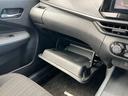 車検証入れなど、いろいろな物が収納できます。