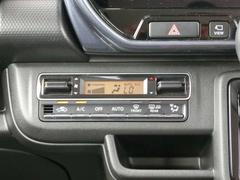 ◆エアコン◆温度の設定をしてＡＵＴＯボタンを押すだけ簡単。車内を快適な温度に保ってくれます。 7