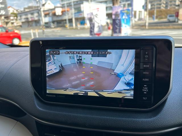 �o�b�N���j�^�[���ځB