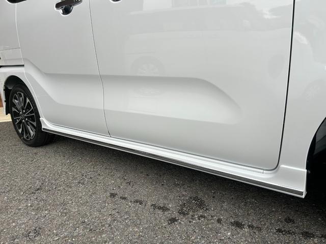 タント カスタムＲＳリミテッド　新車・メッキコンプリート・１０インチナビ・バックモニター・前後ドライブレコーダー・白黒２トーンカラー（17枚目）