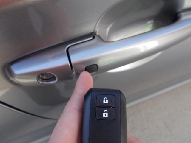 ���N�G�X�g�X�C�b�`�͉^�]�ȁE����ȁE�o�b�N�h�A�̂R�ӏ��ɕt���Ă��܂��I�����^�b�`�Ō��̊J���o����͖̂{���ɕ֗��ł������I