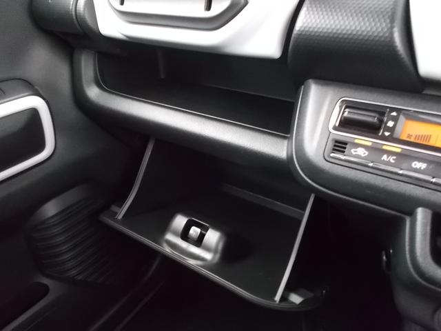 �O���[�u�{�b�N�X�́A�Ԍ��؂�����̂ɂ��傤�Ǘǂ��傫���ł��I