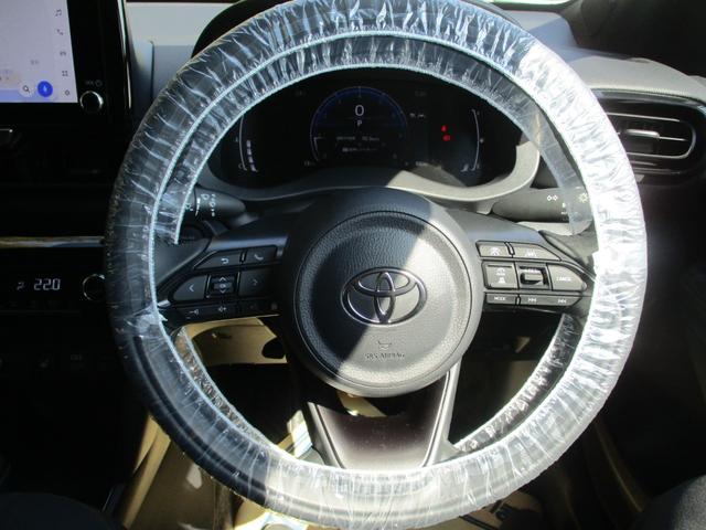 ヤリスクロス 　登録済み未使用車　ツートンカラー　シートヒーター　パワーバックドア　全方位カメラ　ステアリングヒーター　オートハイビーム　ＥＴＣ２．０　パワーシート　クルーズコントロール　ステアリングリモコン（22枚目）