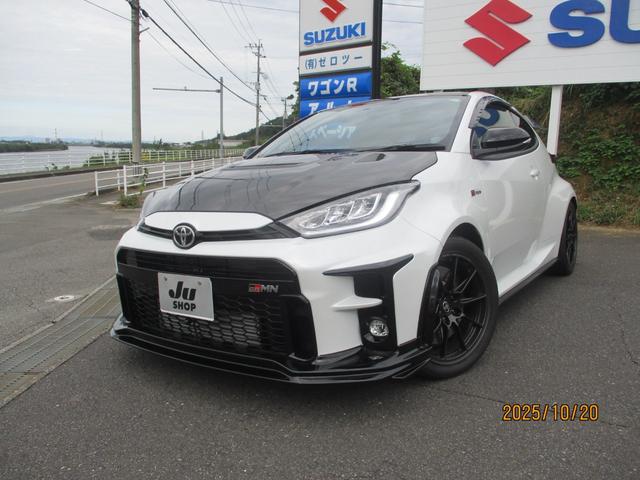 GRMNヤリス サーキットパッケージ 禁煙車 フルセグTV バックカメラ フロントカメラ 前後ドライブレコーダー レーダー探知機 ステアリングリモコン オートライト(2枚目)