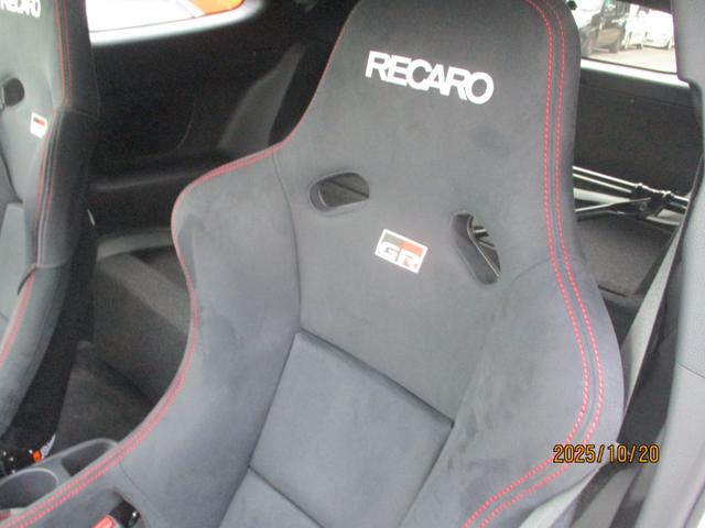 GRMNヤリス サーキットパッケージ 禁煙車 フルセグTV バックカメラ フロントカメラ 前後ドライブレコーダー レーダー探知機 ステアリングリモコン オートライト(15枚目)