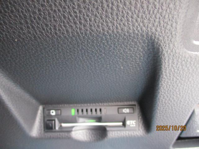 GRMNヤリス サーキットパッケージ 禁煙車 フルセグTV バックカメラ フロントカメラ 前後ドライブレコーダー レーダー探知機 ステアリングリモコン オートライト(23枚目)