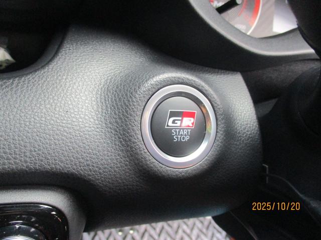 GRMNヤリス サーキットパッケージ 禁煙車 フルセグTV バックカメラ フロントカメラ 前後ドライブレコーダー レーダー探知機 ステアリングリモコン オートライト(26枚目)