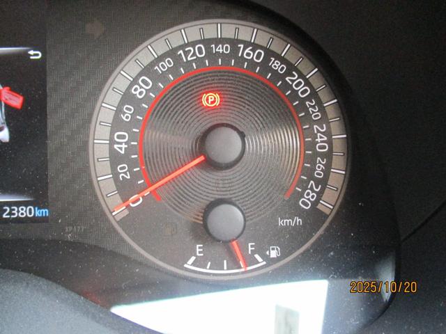 GRMNヤリス サーキットパッケージ 禁煙車 フルセグTV バックカメラ フロントカメラ 前後ドライブレコーダー レーダー探知機 ステアリングリモコン オートライト(37枚目)