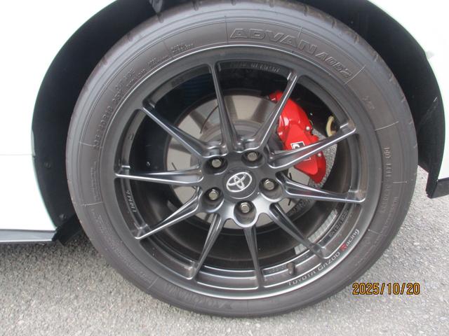 GRMNヤリス サーキットパッケージ 禁煙車 フルセグTV バックカメラ フロントカメラ 前後ドライブレコーダー レーダー探知機 ステアリングリモコン オートライト(41枚目)