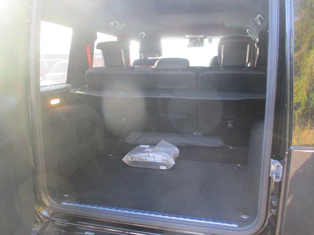 Ｇクラス Ｇ４００ｄ　ＡＭＧライン　左ハンドル　サンルーフ　禁煙車　ブルメスターサウンド　純正前後ドライブレコーダー　純正フロアマット　スペアキー　スペアタイヤ　ＥＴＣ２．０　全方位カメラ　フルセグＴＶ　パドルシフト（9枚目）