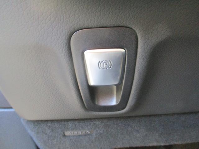 Ｇクラス Ｇ４００ｄ　ＡＭＧライン　左ハンドル　サンルーフ　禁煙車　ブルメスターサウンド　純正前後ドライブレコーダー　純正フロアマット　スペアキー　スペアタイヤ　ＥＴＣ２．０　全方位カメラ　フルセグＴＶ　パドルシフト（16枚目）