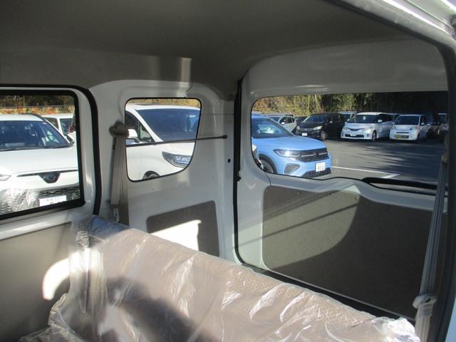 エブリイ PC 4WD 運転席シートヒーター オートライト オーバーヘッドコンソール パーキングソナー(12枚目)