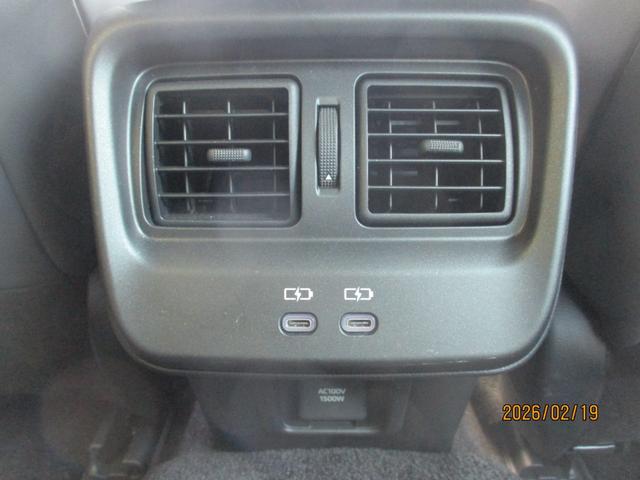 クラウンクロスオーバー Gアドバンスド・レザーパッケージ パワーバックドア AC100V パワーシート メモリーパワーシート 全方位カメラ 置くだけ充電 シートヒーター シートベンチレーション ETC2.0 オートハイビーム クルーズコントロール(16枚目)