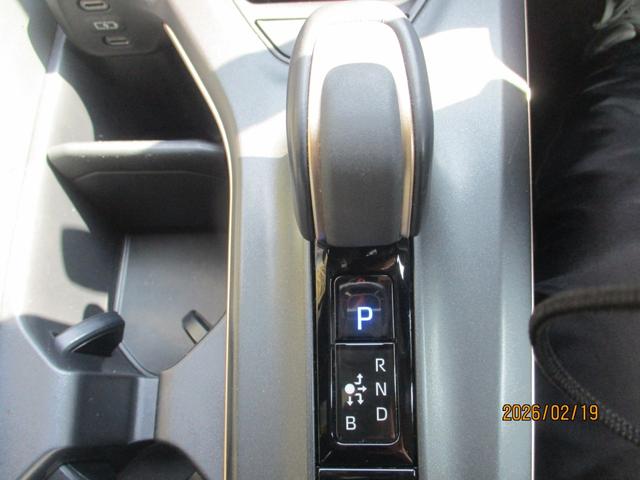 クラウンクロスオーバー Gアドバンスド・レザーパッケージ パワーバックドア AC100V パワーシート メモリーパワーシート 全方位カメラ 置くだけ充電 シートヒーター シートベンチレーション ETC2.0 オートハイビーム クルーズコントロール(27枚目)