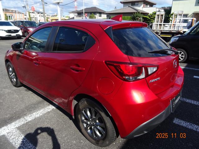 デミオ １３Ｓツーリング　ＣＤ／ＤＶＤプレイヤー＋地上デジタルＴＶチューナー（フルセグ）　セーフティパッケージ　セーフティクルーズパッケージ（5枚目）