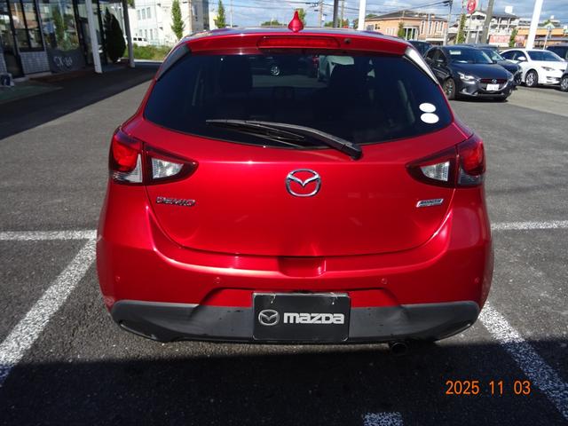 デミオ １３Ｓツーリング　ＣＤ／ＤＶＤプレイヤー＋地上デジタルＴＶチューナー（フルセグ）　セーフティパッケージ　セーフティクルーズパッケージ（6枚目）