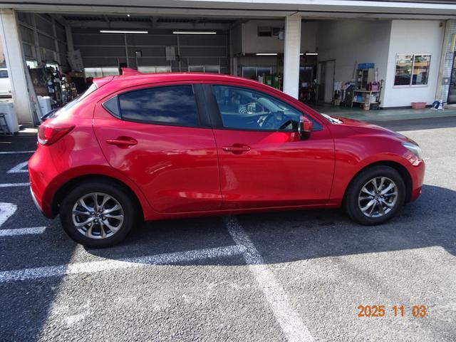 デミオ １３Ｓツーリング　ＣＤ／ＤＶＤプレイヤー＋地上デジタルＴＶチューナー（フルセグ）　セーフティパッケージ　セーフティクルーズパッケージ（8枚目）