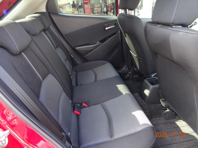 デミオ １３Ｓツーリング　ＣＤ／ＤＶＤプレイヤー＋地上デジタルＴＶチューナー（フルセグ）　セーフティパッケージ　セーフティクルーズパッケージ（12枚目）