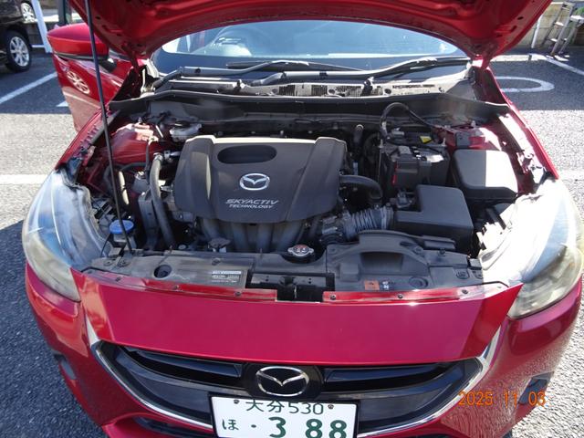 デミオ １３Ｓツーリング　ＣＤ／ＤＶＤプレイヤー＋地上デジタルＴＶチューナー（フルセグ）　セーフティパッケージ　セーフティクルーズパッケージ（26枚目）