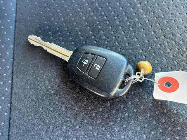 ハイエースバン ロングスーパーＧＬ　ドライブレコーダー　ＥＴＣ　ナビ　ＴＶ　クリアランスソナー　両側スライドドア　キーレスエントリー　ＡＴ　ＣＤ　ＤＶＤ再生　エアコン　パワーステアリング　パワーウィンドウ（11枚目）