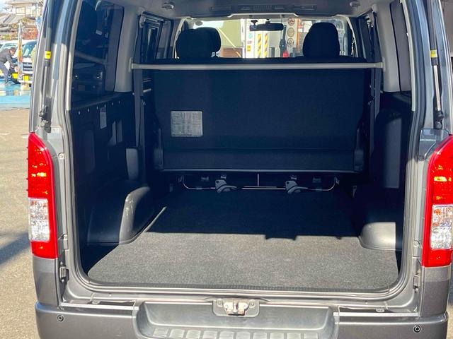 ハイエースバン ロングスーパーＧＬ　ドライブレコーダー　ＥＴＣ　ナビ　ＴＶ　クリアランスソナー　両側スライドドア　キーレスエントリー　ＡＴ　ＣＤ　ＤＶＤ再生　エアコン　パワーステアリング　パワーウィンドウ（19枚目）