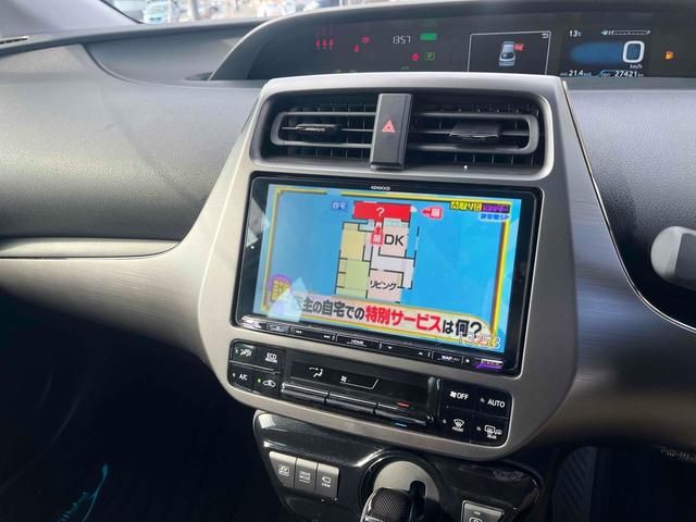 プリウス Ａツーリングセレクション・ブラックエディション　ＥＴＣ　クリアランスソナー　レーンアシスト　オートクルーズコントロール　パークアシスト　衝突被害軽減システム　全周囲カメラ　ナビ　ＴＶ　アルミホイール　オートマチックハイビーム　オートライト（5枚目）