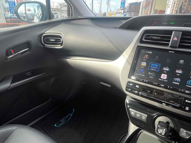 プリウス Ａツーリングセレクション・ブラックエディション　ＥＴＣ　クリアランスソナー　レーンアシスト　オートクルーズコントロール　パークアシスト　衝突被害軽減システム　全周囲カメラ　ナビ　ＴＶ　アルミホイール　オートマチックハイビーム　オートライト（26枚目）