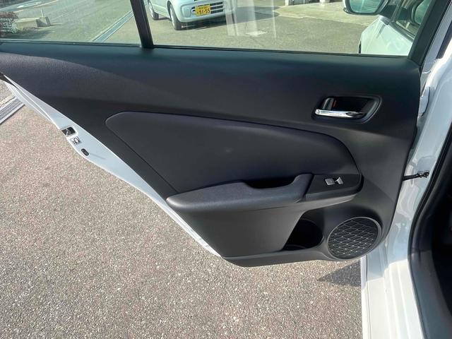 プリウス Ａツーリングセレクション・ブラックエディション　ＥＴＣ　クリアランスソナー　レーンアシスト　オートクルーズコントロール　パークアシスト　衝突被害軽減システム　全周囲カメラ　ナビ　ＴＶ　アルミホイール　オートマチックハイビーム　オートライト（39枚目）