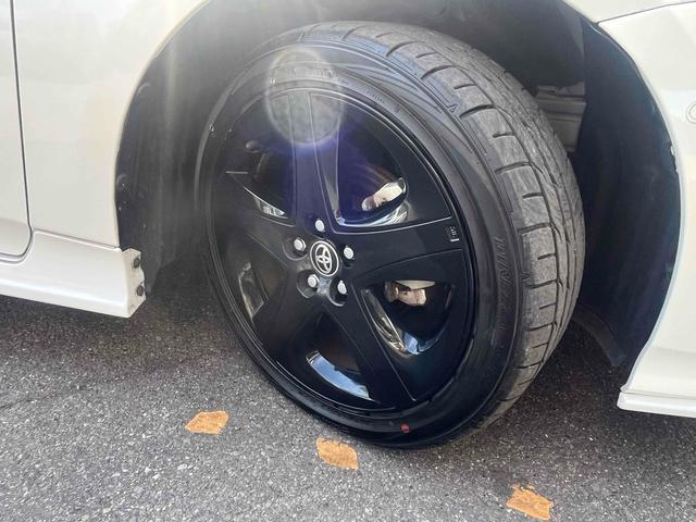 プリウス Ａツーリングセレクション・ブラックエディション　ＥＴＣ　クリアランスソナー　レーンアシスト　オートクルーズコントロール　パークアシスト　衝突被害軽減システム　全周囲カメラ　ナビ　ＴＶ　アルミホイール　オートマチックハイビーム　オートライト（44枚目）