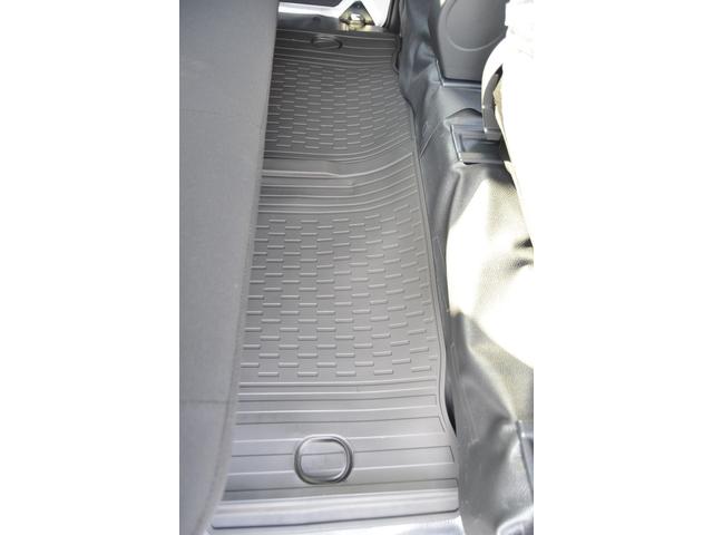 ハイゼットカーゴ ＤＸ　届出済み未使用車　新車保証継承　オーディオ　フロアマット　サイドバイザー（21枚目）