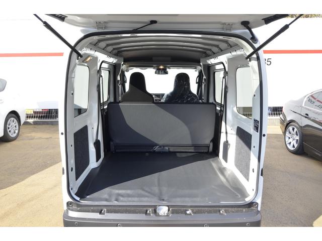 ハイゼットカーゴ ＤＸ　届出済み未使用車　新車保証継承　オーディオ　フロアマット　サイドバイザー（22枚目）
