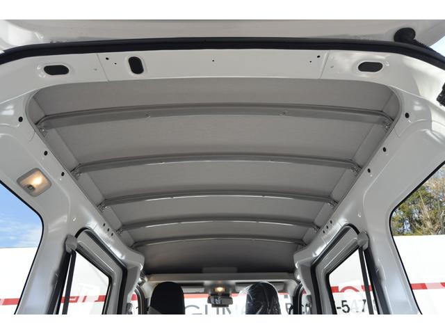 ハイゼットカーゴ ＤＸ　届出済み未使用車　新車保証継承　オーディオ　フロアマット　サイドバイザー（24枚目）