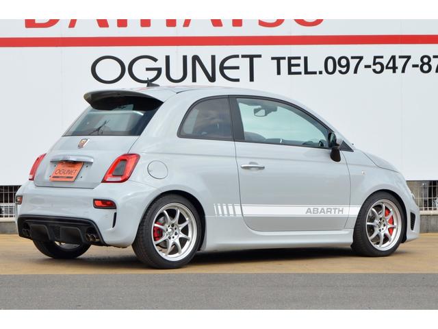 アバルト595 ベースグレード 左ハンドル レコードモンツァ ブレンボブレーキ Bカメラ レイズCE28 16インチ ラルグス車高調 リアタワーバー カーボンテールレンズガーニッシュ 自動防眩ミラー 純正ディスプレイオーディオ(5枚目)