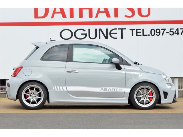 アバルト595 ベースグレード 左ハンドル レコードモンツァ ブレンボブレーキ Bカメラ レイズCE28 16インチ ラルグス車高調 リアタワーバー カーボンテールレンズガーニッシュ 自動防眩ミラー 純正ディスプレイオーディオ(6枚目)