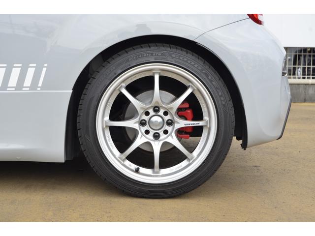 アバルト595 ベースグレード 左ハンドル レコードモンツァ ブレンボブレーキ Bカメラ レイズCE28 16インチ ラルグス車高調 リアタワーバー カーボンテールレンズガーニッシュ 自動防眩ミラー 純正ディスプレイオーディオ(29枚目)