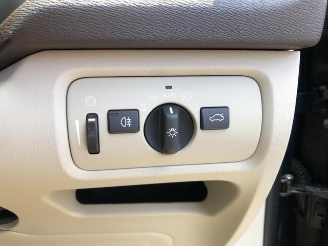 Ｖ４０ クロスカントリー　Ｔ５　ＡＷＤ　／ナビ　フルセグＴＶ　バックカメラ　Ｂｌｕｅｔｏｏｔｈ　レザーシート　パワーシート　シートヒーター　スマートキー２個　オートキセノンライト　衝突軽減ブレーキ　アダプティブクルーズ　ブラインドスポット（26枚目）